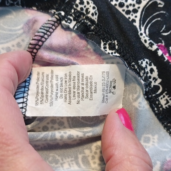 NEW! S Must Have Woman's top with crosses and  stamped jewels 5455 - Picture 4 of 7